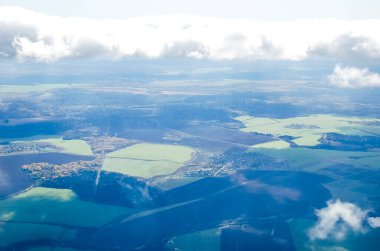 Vologda City kuş bakışı. Vologda 'yı havadan çekiyoruz. Şehrin evleri ve binaları.