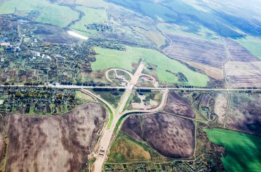 Vologda City kuş bakışı. Vologda 'yı havadan çekiyoruz. Şehrin evleri ve binaları.