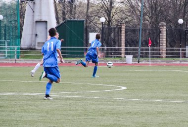 Rusya, Volgodonsk - 17 Mayıs 2015: Futbol maçı. Antrenman genç takımlar ve taraftarlar arasında