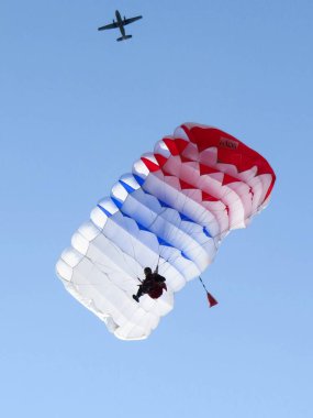 Rusya, Volgodonsk - 19 Mayıs 2015: paraşütle atlama Skydiving spor için cesur