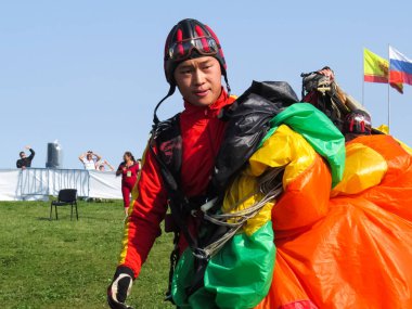 Rusya, Volgodonsk - 19 Mayıs 2015: paraşütle atlama Skydiving spor için cesur