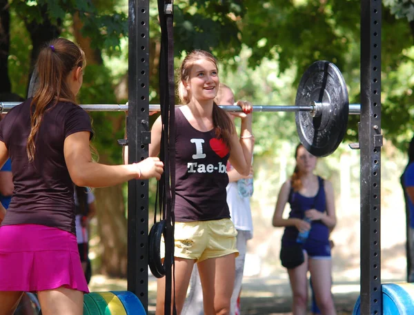 Russia Volgodonsk May 2015 Training Bar Weight Lifting Exercise Weights — Stock Photo, Image