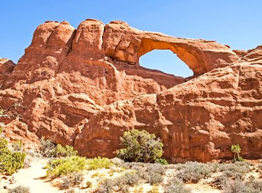Doğa Milli Parkı, Utah. Manzara ve kayalar. Yollar ve propinki Park, Utah.