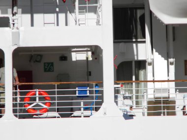 New Orleans, ABD - 23 Haziran 2011: Azamara Quest, limanda turist gemisi. Büyük turizm gemisi