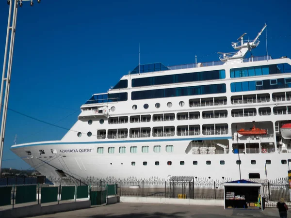 2011年6月23日 ニューオーリンズ 港内の観光船 アザマラクエスト 大きな観光船 — ストック写真