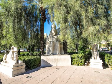 Las Vegas, Amerika Birleşik Devletleri - 15 Temmuz 2013: Las Vegas'ta yürüme. Şehir sokaklarını. Ticari ve özel binalar. Sokak hayatı.