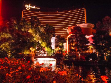 Las Vegas, Amerika Birleşik Devletleri - 15 Temmuz 2013: Las Vegas'ta yürüme. Şehir sokaklarını. Ticari ve özel binalar. Sokak hayatı.