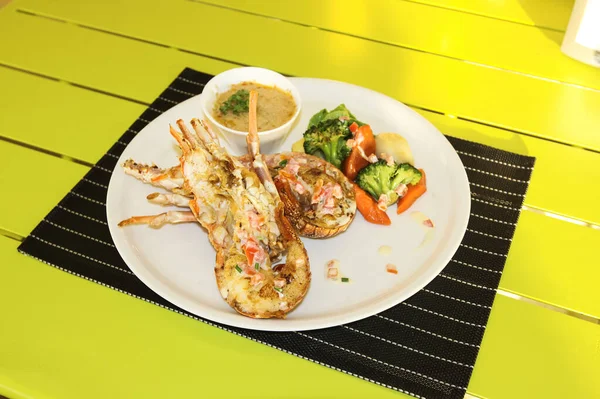 Menú Del Restaurante Langosta Frita Con Verduras Restaurante Platos — Foto de Stock