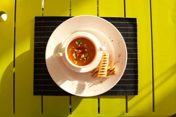 Suppe Einer Tasse Auf Dem Tisch Tisch Einem Restaurant — Stockfoto