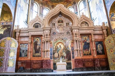 Saint-Petersburg, Rusya - 12 Ağustos 2016: St Pererburge şehri. Saraylar ve mimari. İç mekan ve resimler tarihi binaların içinde. Resimler ve sanat eserleri müzede. Heykeller ve sanat.