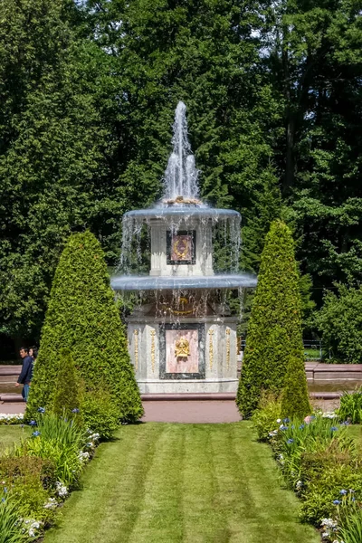 San Pietroburgo Russia Agosto 2016 Fontane Statue Monumenti San Pietroburgo — Foto Stock