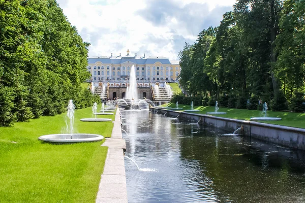 San Petersburgo Rusia Agosto 2016 Fuentes Estatuas Monumentos San Petersburgo — Foto de Stock