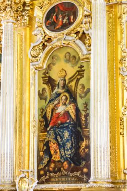 Saint-Petersburg, Rusya - 12 Ağustos 2016: St Pererburge şehri. Saraylar ve mimari. İç mekan ve resimler tarihi binaların içinde. Resimler ve sanat eserleri müzede. Heykeller ve sanat.