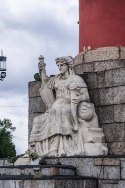 Saint-Petersburg, Rusya - 12 Ağustos 2016: St. Petersburg heykelleri ve anıtları. Heykeltraşların, taş ve metal işleme teknolojilerinin gururu. Resimler ve sanat eserleri müzede. Heykeller ve sanat.