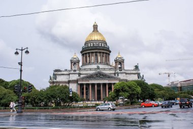 Saint-Petersburg, Rusya - 12 Ağustos 2016: St. Pererburge şehri. Şehrin sarayları ve mimarisi. Şehrin tarihi binaları.