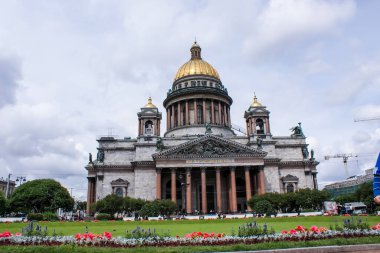 Saint-Petersburg, Rusya - 12 Ağustos 2016: St. Pererburge şehri. Şehrin sarayları ve mimarisi. Şehrin tarihi binaları.