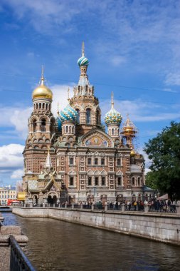 Saint-Petersburg, Rusya - 12 Ağustos 2016: St. Pererburge şehri. Şehrin sarayları ve mimarisi. Şehrin tarihi binaları.
