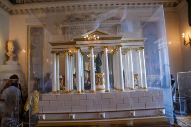 Saint-Petersburg, Rusya - 12 Ağustos 2016: St. Pererburge şehri. Şehrin sarayları ve mimarisi. Şehrin tarihi binaları.