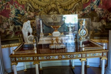 Saint-Petersburg, Rusya - 12 Ağustos 2016: St. Pererburge şehri. Şehrin sarayları ve mimarisi. Şehrin tarihi binaları.