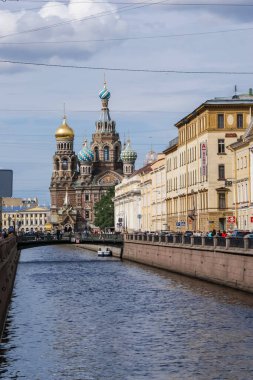 Saint-Petersburg, Rusya - 12 Ağustos 2016: St. Pererburge şehri. Şehrin sarayları ve mimarisi. Şehrin tarihi binaları.