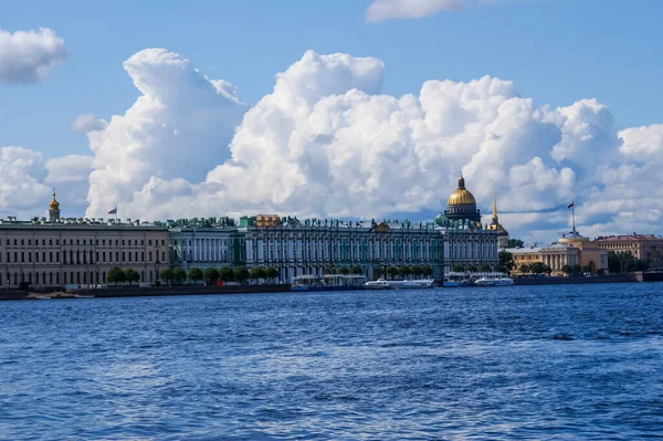 Saint Petersburg Rusya Ağustos 2016 Pererburge Şehri Şehrin Sarayları Mimarisi Telifsiz Stok Fotoğraflar