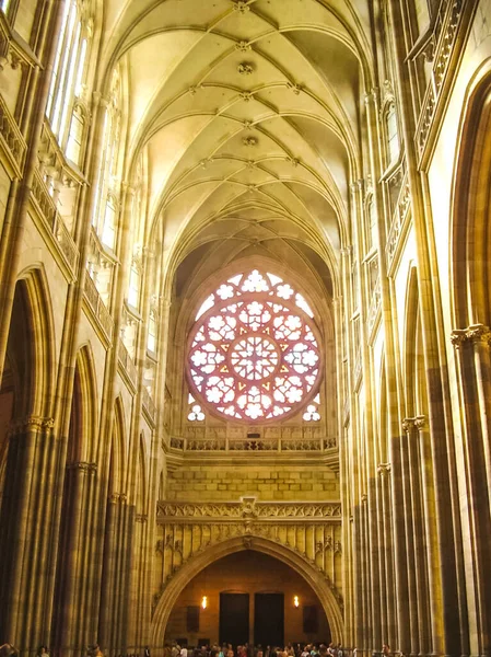 Prag, Çek Cumhuriyeti - 23 Ağustos 2016: Müzelerin ve katedrallerin içi. Tarihi Binalar