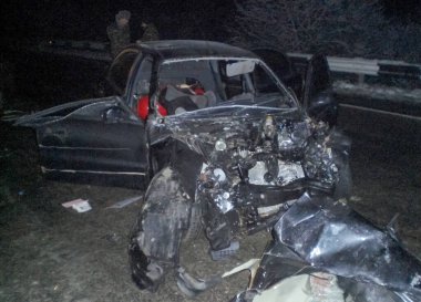 Kharkov, Ukrayna - 14 Haziran 2010: Araba kazasının sonuçları, kaza yapmış bir araba. Trafik kazası.