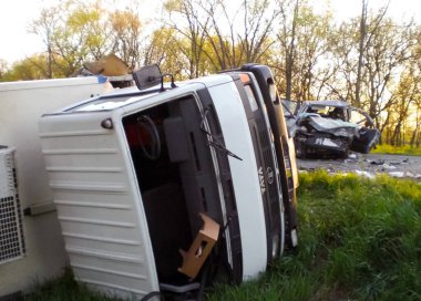 Kharkov, Ukrayna - 14 Haziran 2010: Araba kazasının sonuçları, kaza yapmış bir araba. Trafik kazası.