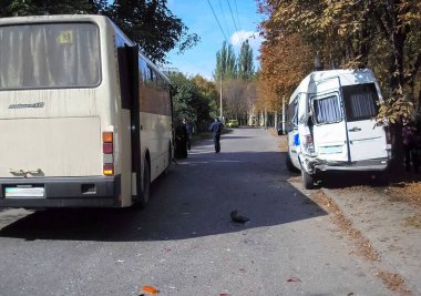 Kharkov, Ukrayna - 17 Haziran 2009: Araba kazasının sonuçları, kaza yapmış bir araba. Trafik kazası.