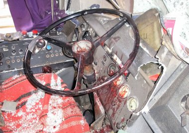 Kharkov, Ukrayna - 17 Haziran 2009: Araba kazasının sonuçları, kaza yapmış bir araba. Trafik kazası.