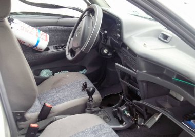 Kharkov, Ukrayna - 17 Haziran 2009: Araba kazasının sonuçları, kaza yapmış bir araba. Trafik kazası.