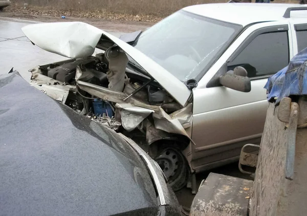 Jarkov Ucrania Junio 2009 Consecuencias Accidente Automovilístico Automóvil Destrozado Accidente —  Fotos de Stock