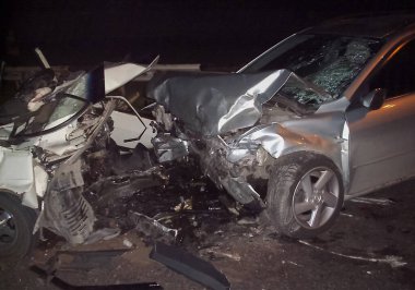 Kharkov, Ukrayna - 11 Haziran 2009: Araba kazasının sonuçları, kaza yapmış bir araba. Trafik kazası.
