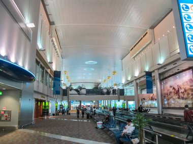 Dubai Havaalanı, BAE - 11 Haziran 2010: Dubai Yolcu Havalimanı Birleşik Arap Emirlikleri, Havaalanı İçişleri.