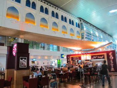 Dubai Havaalanı, BAE - 11 Haziran 2010: Dubai Yolcu Havalimanı Birleşik Arap Emirlikleri, Havaalanı İçişleri.