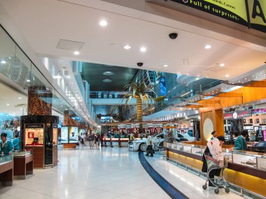 Dubai Havaalanı, BAE - 11 Haziran 2010: Dubai Yolcu Havalimanı Birleşik Arap Emirlikleri, Havaalanı İçişleri.