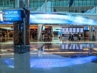 Dubai Havaalanı, BAE - 11 Haziran 2010: Dubai Yolcu Havalimanı Birleşik Arap Emirlikleri, Havaalanı İçişleri.