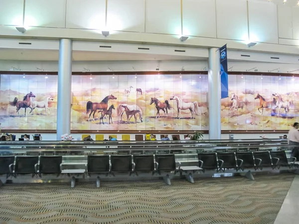 Dubai Airport Uae June 2010 Dubai Passenger Airport United Arab — Stock Photo, Image