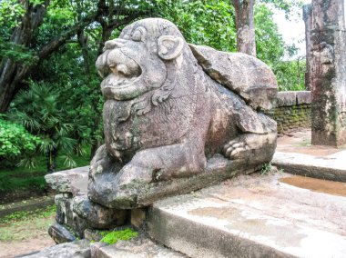 Polonnaruwa, Sri Lanka. Antik bir tapınağın kalıntıları, son derece gelişmiş eski bir medeniyetin izleri..