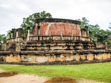 Polonnaruwa, Sri Lanka. Antik bir tapınağın kalıntıları, son derece gelişmiş eski bir medeniyetin izleri..