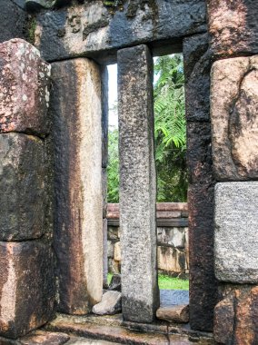 Polonnaruwa, Sri Lanka. Antik bir tapınağın kalıntıları, son derece gelişmiş eski bir medeniyetin izleri..