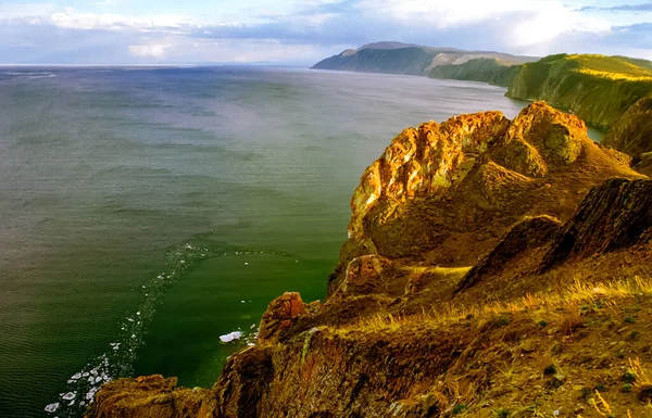 Baykal Bahar Gölde Buz Kar Erir Bahar Başlarında Baykal Doğasının — Stok fotoğraf