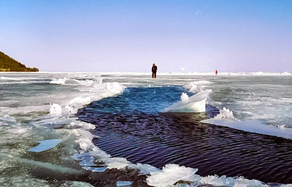 Baykal Rusya Şubat 2015 Baykal Buzunda Kış Balıkçılığı Balıkçılar Kışın — Stok fotoğraf