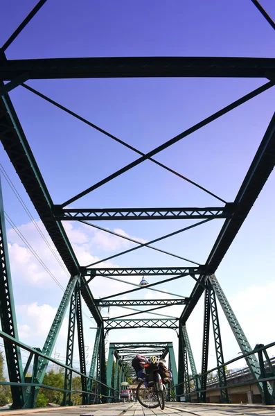 Bicycle and Historical Iron Bridge — Stock Photo, Image