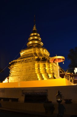 Sri jom tanga golden pagoda, gece