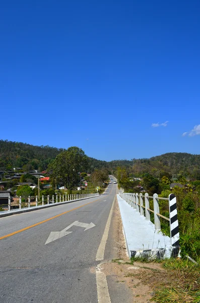 Asphalt Road and Country Village — Stock Photo, Image