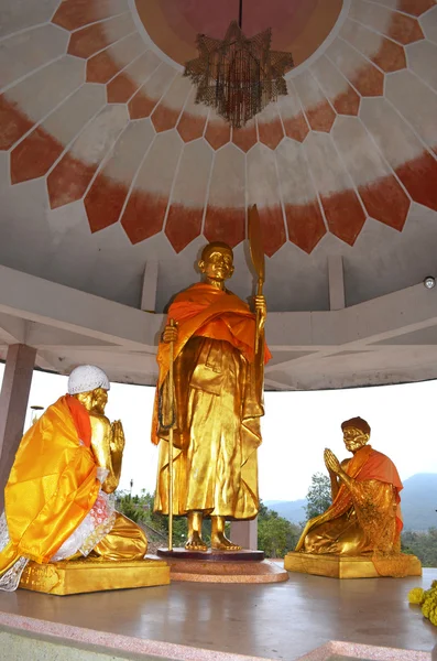 Statue des leitenden Mönchslehrers — Stockfoto