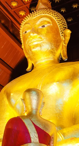 Goldsitzendes Buddha-Bild — Stockfoto