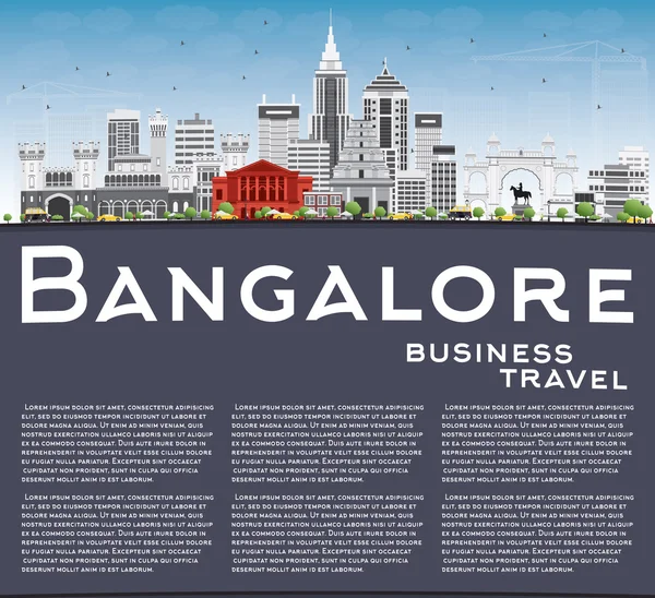 Bangalore Skyline con edificios grises, cielo azul y espacio de copia . — Vector de stock