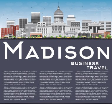 Madison Skyline Gri Binalar, Mavi Gökyüzü ve Copy Space ile.